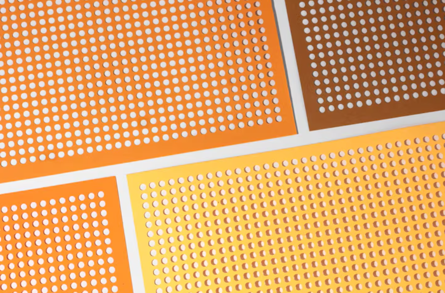 庫板在美容院後場、護膚房備品區與染燙儀器儲放室的防潮清潔與隔音優勢